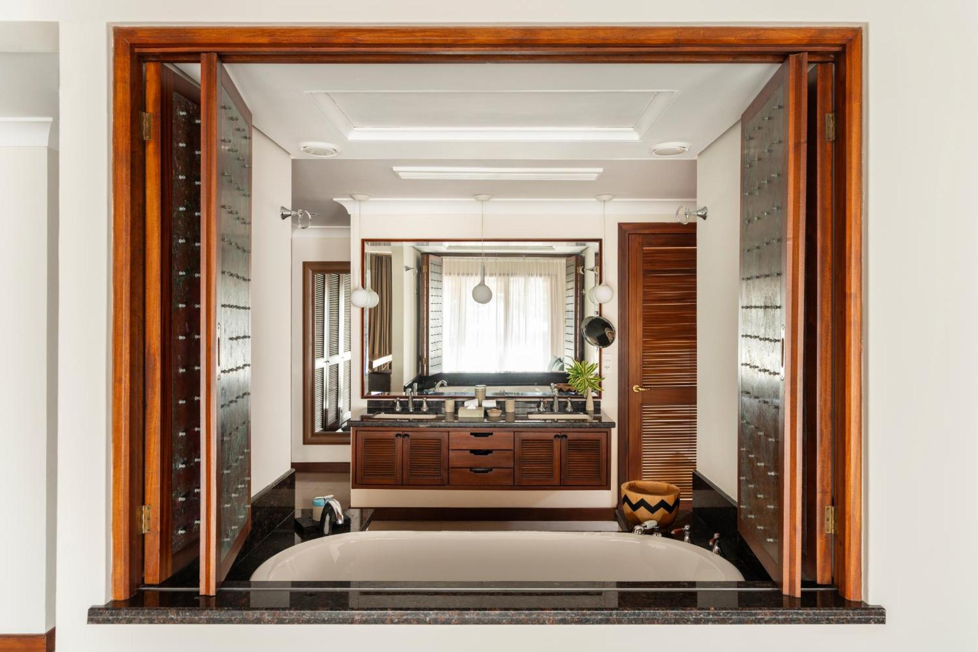 منتجع كونستانس ليمور إدارة آنس الكبرى المظهر الخارجي الصورة A bathroom in a private home